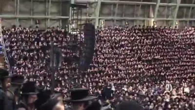 פולע ווידיאוס פון כ"א כסליו בחצר הקודש סאטמאר 