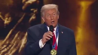 טראמפ רעדט נאכן באקומען די ערשטע שלום פרייז וואס פיפא געבא