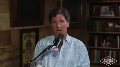 טאקער קארלסאן זאגט אז רוסלאנד קען זיין א עליי צו אמעריקע מיט אמעריקע פירסט