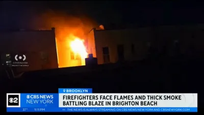 פייערלעשער קעמפן פייער ביי א געביידע אין ארענדזש קאונטי