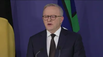 אויסטראלישער פרעמיער מיניסטער מעלדט שטרענגערע וואפן געזעצן נאך דער אטאקע אין באנדי ביטש.