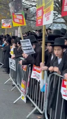 מחאה אדירה אין לאנדאן 