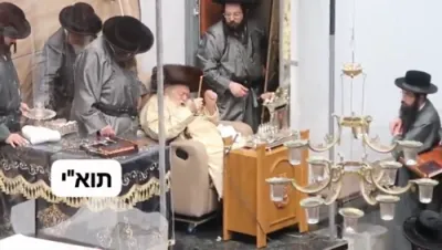 ערשטע לעכטל בחצר הקודש תולדות אברהם יצחק 