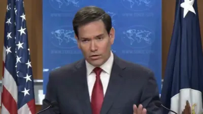 סעקרעטאר רוביא געבט קרעדיט פאר טראמפ פארן אויפדעקן מאדורא'ס נארקא טעראר נעץ.