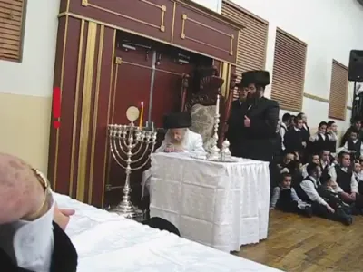 חנוכה בצל כ"ק אדמו"ר מטאהש זצ"ל 