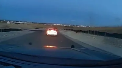 פאליציי כאפן א קאר ביי א פאליס טשעיס