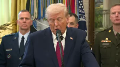 טראמפ זאגט אז מיליאנען וועלן אליין ארויסגיין ווען גרעניץ דורכפירונג ווערט שטרענגער.