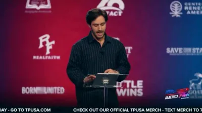 עומר שם טוב, געוועזענע משכון דערציילט זיין איבערלעבעניש ביי א טורנינג פוינט רעדע