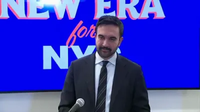 מאמדאני רעאגירט שוואך צו א ריפארטער ווערנדיג געפרעגט וועגן אנטיסעמיטיזעם 