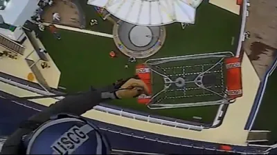 א שווימער איז געראטעוועט געווארן אין האוואי