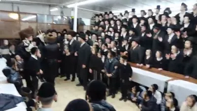 הכנסת ספר תורה צו ביהמ"ד סקולען ירושלים 