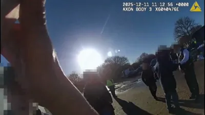 לאנדאנער פאליציי קאנפיסקירט &pound;80,000 אין פארדעכטיגטע גע'גנב'עטע געצייג ביי לאנדאנער קאר בוט סעיל.