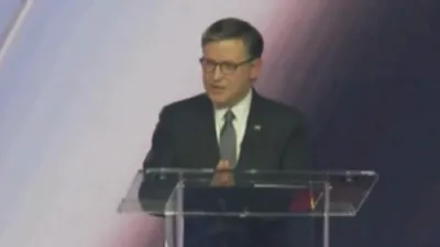 מייק דזשאנסאן ווארנט אז די דעמאקראטן גייען אימפיטשן טראמפ אויב געווינען זיי די קאנגרעס 