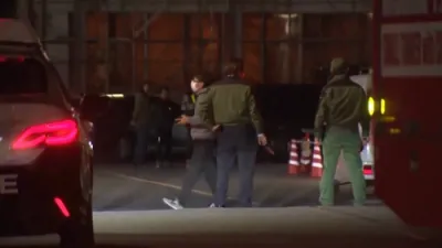 שטעכעריי אטאקע פארוואונדעט 15 מענטשן אין א פאבריק אין יאפאן.