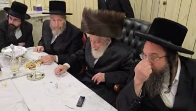 זאת חנוכה בחצר הקודש ליסקא