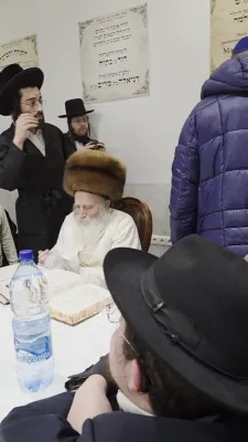 פולע גאלעריע פון שבת חנוכה אין אומן ביי כ"ק אדמו"ר מתורת חכם שליט"א 