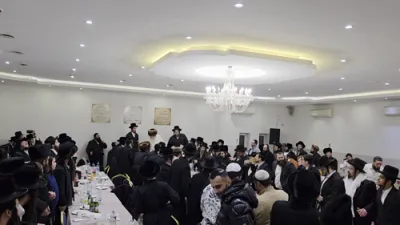 פולע גאלעריע פון שבת חנוכה אין אומן ביי כ"ק אדמו"ר מתורת חכם שליט"א 