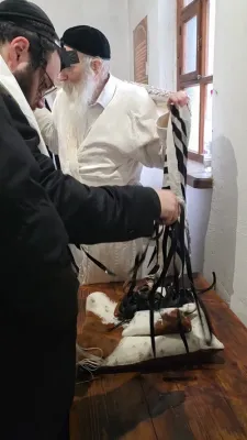 פולע גאלעריע פון שבת חנוכה אין אומן ביי כ"ק אדמו"ר מתורת חכם שליט"א 