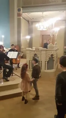 חנוכה ביי הרה"ג ר' פנחס פאדווא שליט"א גאב"ד קהילת שומרי הדת און רב הראשי פון אנטווערפן 