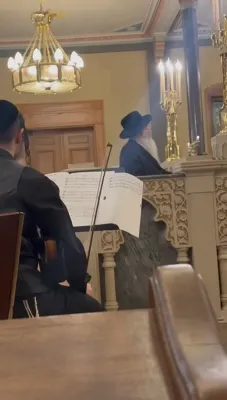 חנוכה ביי הרה"ג ר' פנחס פאדווא שליט"א גאב"ד קהילת שומרי הדת און רב הראשי פון אנטווערפן 