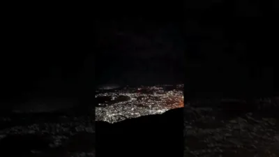 ווענעזועלא'ס הויפטשאט קאראקאס געשאקלט דורך אמעריקאנער לופט אטאקעס ווען מאדורא רעזשים פאלט.