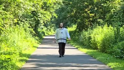 אברהם שווארץ פארוויילט א טאג אין נורסינג האום