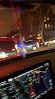 הנגיד ר' יואל לאנדא הי"ו ביים אפנעמען ברכת קודש פון כ"ק אדמו"ר מסאטמאר שליט"א ביפאר די חופה פון בנו החתן