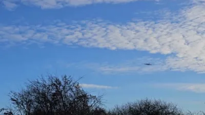 אמעריקאנער שפיאנאזש פליגער באמערקט ביי RAF פעירפארד צווישן וואקסנדיקע גלאבאלע שפאנונגען.