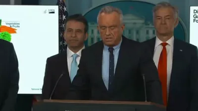 RFK דזשוניער דערקלערט מלחמה קעגן צוגעלייגטע צוקער אין נייע גיידליינס.