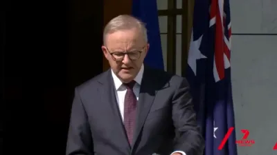 אלבעניז פריים מיניסטער רופט צו פייטן אנטיסעמיטיזעם נאך אסאך דרוק