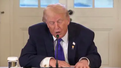 טראמפ סיגנאלירט שריט צו אייננעמען גרינלאנד צו קעגנשטעלן רוסלאנד און כינע.