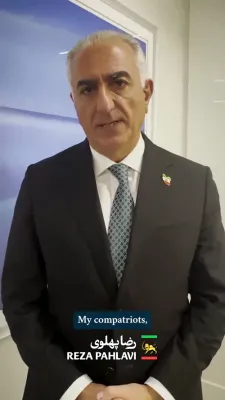 דער פארטריבענער קרוין פרינץ רזא פאהלאווי רופט איראנער זעלנער צו זיך קעגן שטעלן די רעזשים 