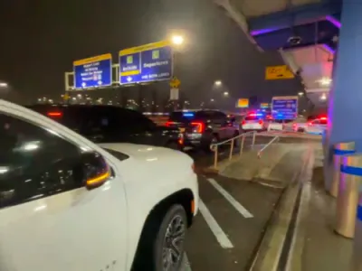 כ"ק אדמו"ר מצאנז שליט"א אויפן וועג קיין ניו יארק און ביים אנקומען 