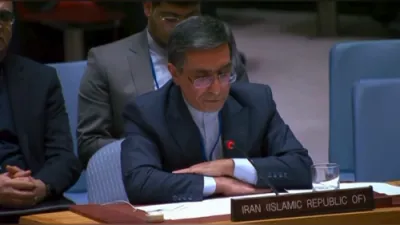 איראן באשולדיגט אמעריקע און מדנ"י פאר די אומארדענונג אין לאנד