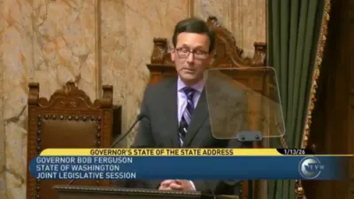 וואשינגטאן גאווערנער: באב פערגוסאן שטופט א געזעץ צו אויפדעקן מאסקירטע ICE אגענטן אין פאבליק.