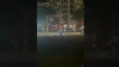 א דעליווערי ראבאט ווערט דעסטרויט נאכן בלייבן סטאק אויף באן שינעס