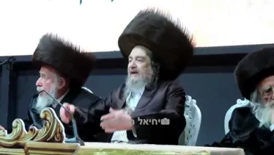 הרה"ק רבי יעקב מאיר שעכטער שליט"א ביים ערשיינען צום מעמד האדיר סיום ליקוטי הלכות שע"י כלל חסידי ברסלב בארה"ק וועלכע איז פארגעקומען אינעם געגאנטישע עוועניא זאל אין לוד
