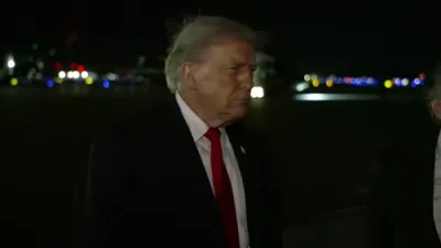 טראמפ האט אפגעווארפן נאטא עקסערסייזעס אין גרינלאנד פאר דאוואס באזוך.