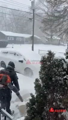 1 אזייגער צופרי: שניי שטורעם אפדעיט.