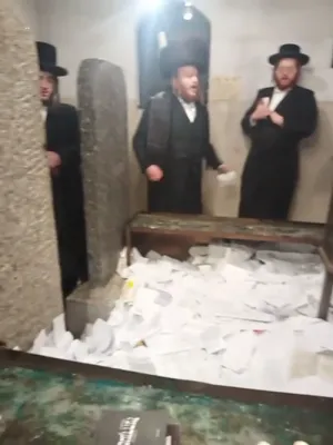 הערליכע שמועס דורך הרה"ג הרב אליהו שווארץ שליט"א איבער די שטארקע פעולות פונעם הייליגן רבי ר' מענדעל'ע מרימנוב זי"ע צו מרבה זיין פרנסה פאר איד'ס וועגן