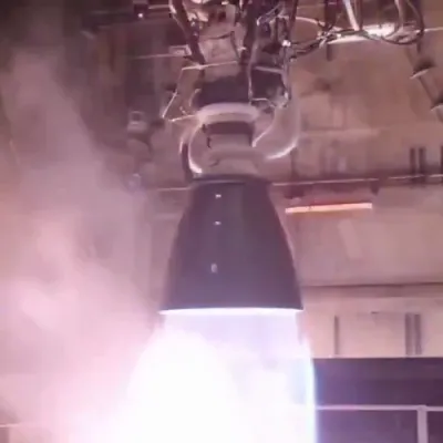 מאסק לויבט ראפטאר 3 אלץ דער בעסטער ראקעט מאטאר ענדזשין