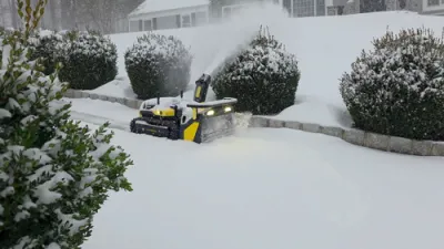 שניי סצענעס איבער אמעריקע און די וועלט