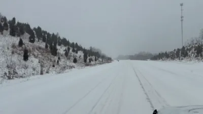 שניי סצענעס איבער אמעריקע און די וועלט