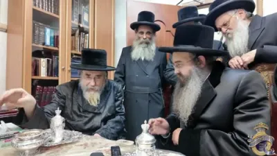 ביקור כ"ק אדמו"ר מסאדיגורא ירושלים שליט"א ביי כ"ק אדמו"ר מראחמסטריווקא שליט"א 