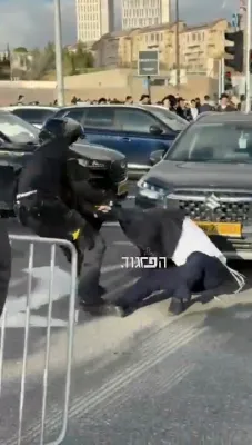 שטורעמישע פראטעסטן אין ארץ ישראל קעגן ניתוחי מתחם