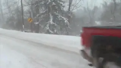 היסטארישער ווינטער שטורעם שטעלט א סכנה פאר עלעקטריק און רייזעס איבער די פאראייניגטע שטאטן.