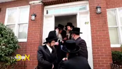 כ"ק אדמו"ר מצאנז שליט"א באזוכט ביי כ"ק אדמו"ר מבאבוב שליט"א 