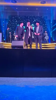 כ"ק אדמו"ר מוויזניץ לאנדאן שליט"א ביי כתיבת ס"ת פאר ארגון אחיינו