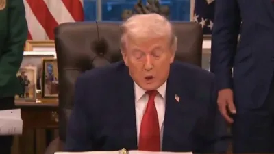 טראמפ אונטערשרייבט א באפעל צו באקעמפן אמעריקע'ס אפהענגיקייט קריזיס.