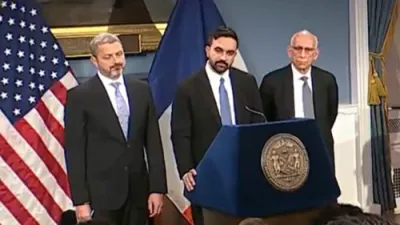 ניו יארק סיטי מעיאר מאַמדאַני דריקט צו צעלאָזן די NYPD סטראַטעגישע רעספּאָנס גרופּע.